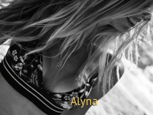 Alyna Smilin Pussy