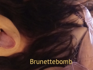 Brunettebomb
