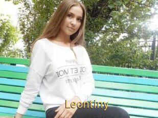 Leontiny Smilin Pussy
