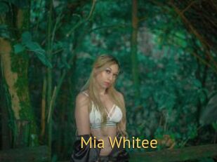 Mia_Whitee