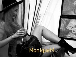 MoniqueM