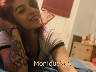MoniqueXox