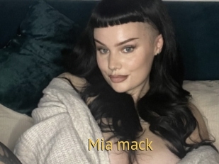 Mia_mack