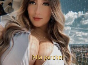Mia_parcker