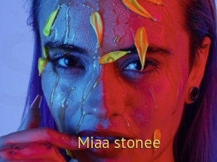 Miaa_stonee