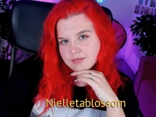 Nielletablossom