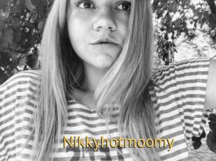 Nikkyhotmoomy
