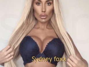 Sydney_foxx